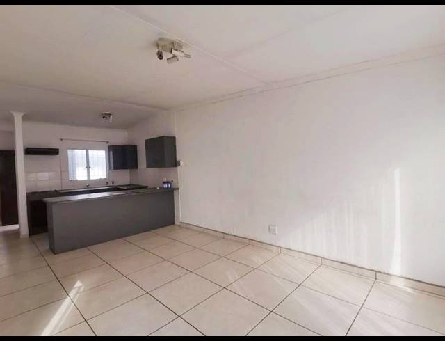 2 BEDROOM TOWNHOUSE FOR SALE IN MULBARTON